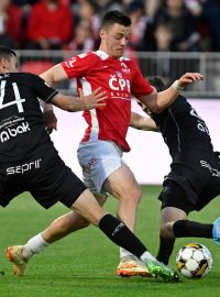 Dominik Janošek z FK Pardubice při zápasu proti FK Jablonec
