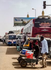 Autobusy odjíždějící z jihu súdánského Chartúmu