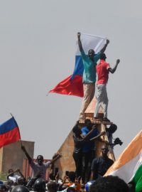 Dav v Nigeru podpořil Rusko a Vladimira Putina