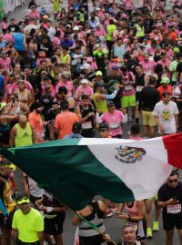 Na maratonu v Mexiku se znovu hromadně podvádělo