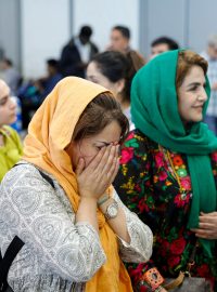 Čtveřice Afghánek utekla ze země kvůli Tálibánu