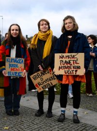 Studenti vysokých škol zahájili třídenní stávku, aby upozornili na hrozbu klimatické krize a neudržitelnost ekonomiky založené na nekonečném růstu