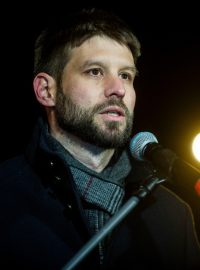 Michal Šimečka na opozičním protestu PS, SaS a KDH