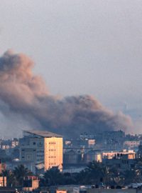 Záběry bombardování palestinského města Chán Júnis izraelskou armádou, 30. prosince 2023