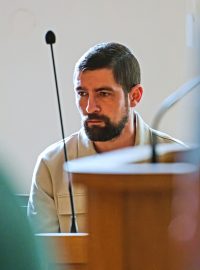 Obžalovaný Roman Rohozin před soudem