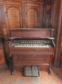 Staré piano (ilustrační foto)