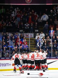 Hokejistky Kanady porazily ve finále mistrovství světa v Utice domácí Američanky 6:5 v prodloužení a získaly třináctý titul v historii