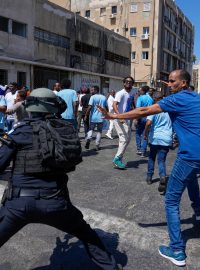Po násilném střetu Eritrejců v Tel Avivu zasahovala policie