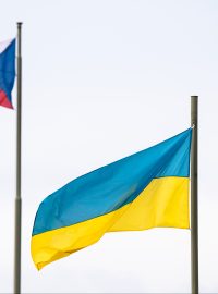 Ukrajinská vlajka na Národním památníku na Vítkově