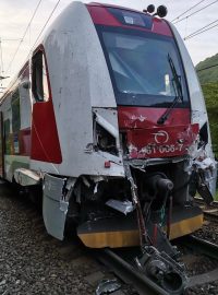 Při srážce dvou vlaků na trati ze Žiliny do Vrútek utrpěly lehká zranění desítky lidí