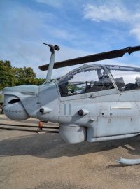 Bell AH-1Z Viper. Česká republika z USA kupuje osm víceúčelových vrtulníků UH-1Y Venom a čtyři bitevní AH-1Z Viper