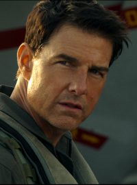 Tom Cruise v titulní roli snímku Top Gun: Maverick