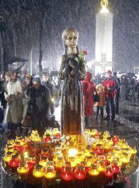 Lidé na Ukrajině si připomínají hladomor