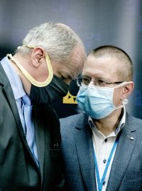 Náměstek ministra zdravotnictví Roman Prymula a šéf zdravotnických statistiků Ladislav Dušek