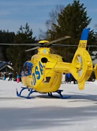 Vrtulník Horské služby Jizerské hory (ilustrační fotografie)