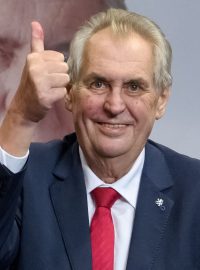 Miloš Zeman porazil Jiřího Drahoše o zhruba 152 tisíc hlasů (leden 2018)