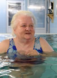 Splněné přání paní Hany, mohla si po letech opět zaplavat