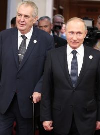 Miloš Zeman a Vladimir Putin během setkání v Pekingu.
